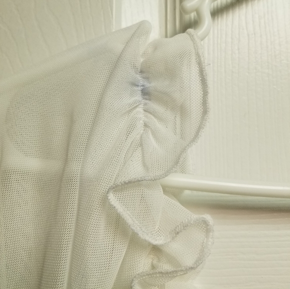 Pretty Little Thing Plus Size White Mesh Ruched Frill Ruffle Longsleeve Bodysuit - Picture 12 of 16